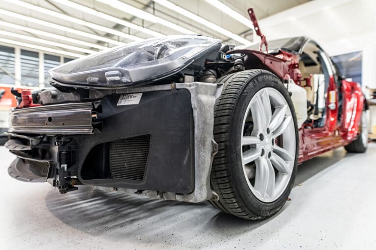 Tesla Karosserie Reparatur