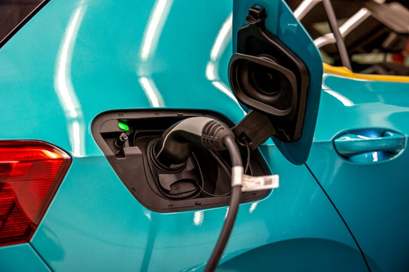 Aufladen eines Elektrofahrzeugs Aufladen eines Elektrofahrzeugs