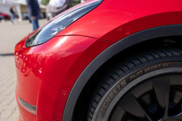 Tesla Felgen lackieren: Schritt-für-Schritt-Anleitung für eine perfekte Reparatur